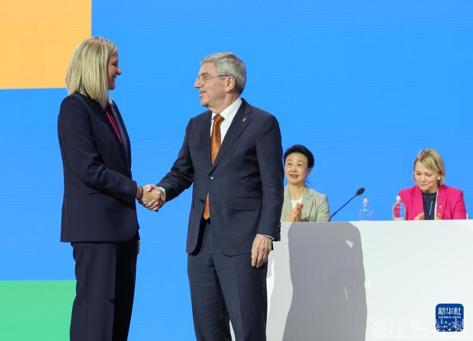 习近平与国际奥委会主席考文垂及终身名誉主席巴赫举行会晤